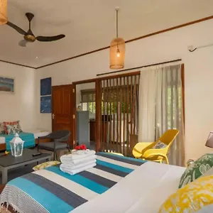 Appartement Milles Montagnes, Anse Royale